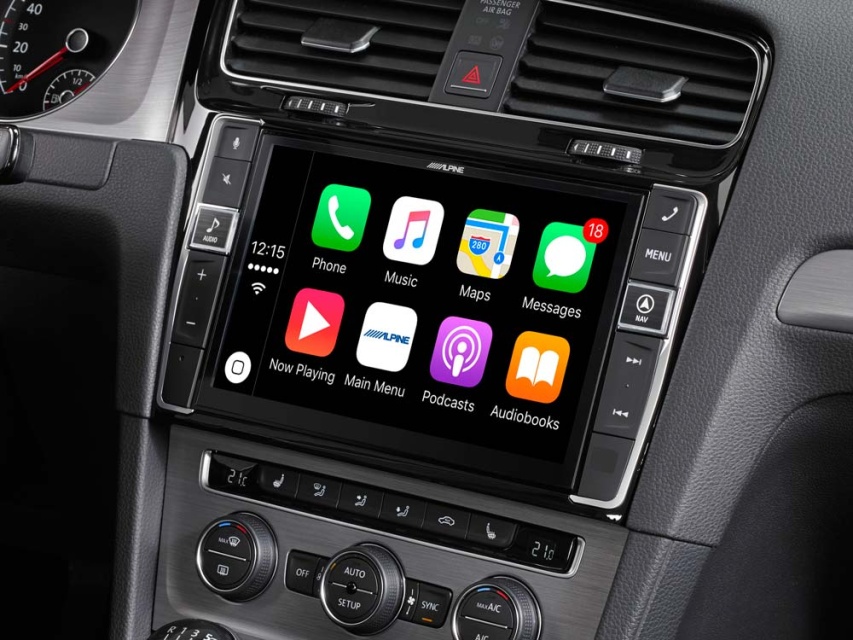 Alpine 9" modellanpassad mediaspelare med Apple CarPlay och Android Auto