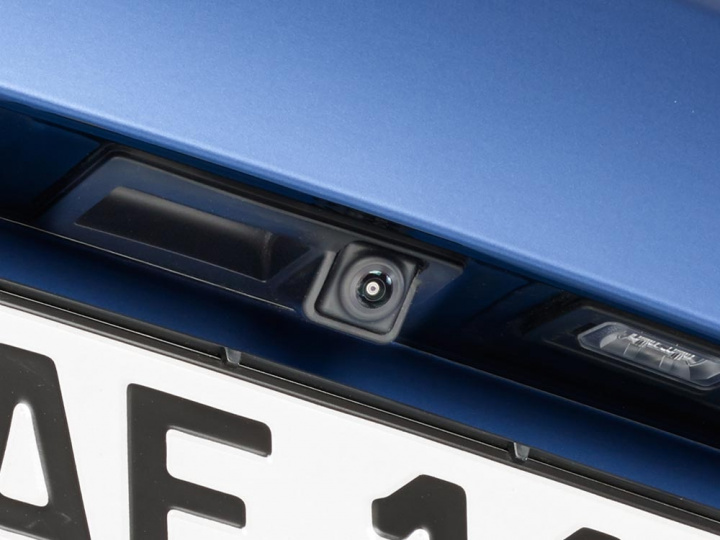 Alpine backkamera installationskit till Audi / VW / Skoda / Porsche i gruppen Modellanpassat / Skoda / Octavia / 2017-2020 (Facelift) hos CD Bilradio (140KITR1AU)