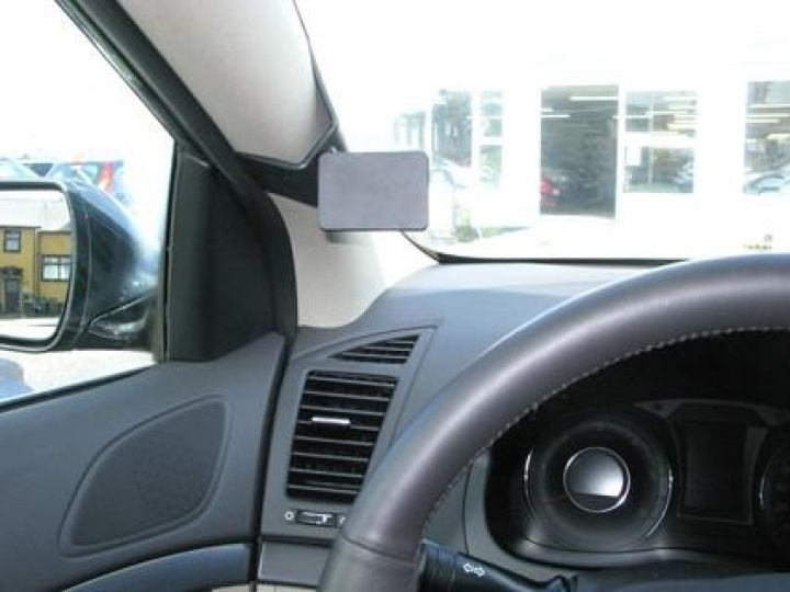 Brodit monteringsbygel för telefon eller navigation - Left mount i gruppen Modellanpassat / Hyundai / i40 / i40 2011- hos CD Bilradio (240804687)