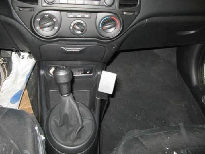 Brodit monteringsbygel för telefon eller navigation - Console mount i gruppen Modellanpassat / Hyundai / i20 / i20 2009-2014 hos CD Bilradio (240834289)