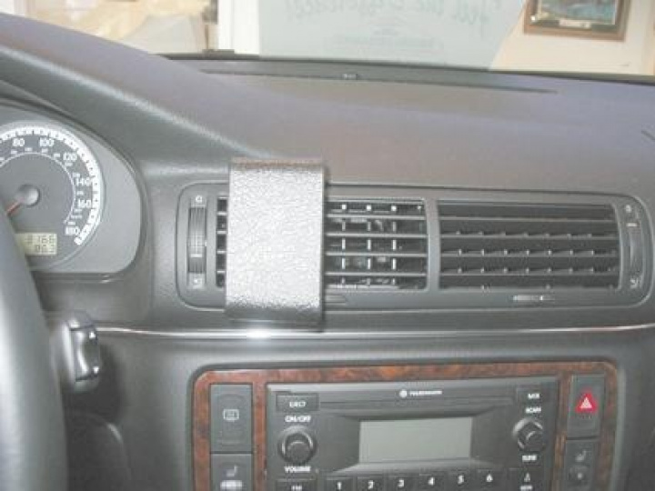 Brodit 852403 i gruppen Modellanpassat / Volkswagen / Passat / 1995-1997 (B4) hos CD Bilradio (240852403)