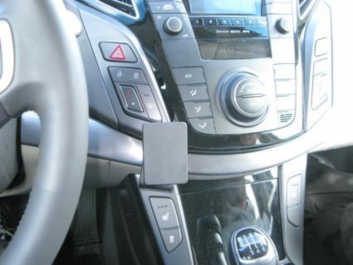 Brodit monteringsbygel för telefon eller navigation - Center mount i gruppen Modellanpassat / Hyundai / i40 / i40 2011- hos CD Bilradio (240854685)