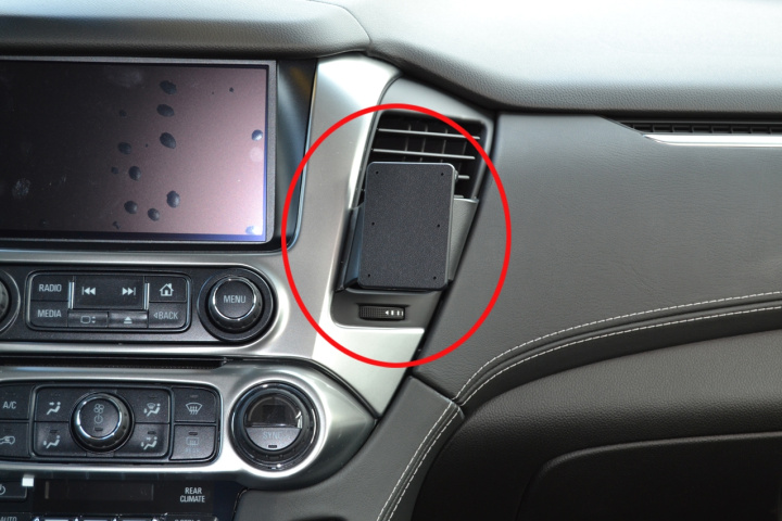 Brodit ProClip, Chevrolet Suburban 15-20 i gruppen Modellanpassat / Chevrolet / Tahoe hos CD Bilradio (240855167)