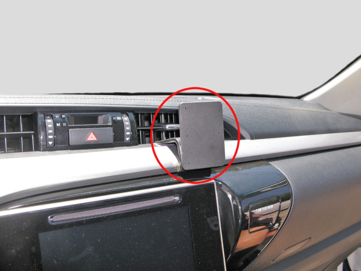 Brodit ProClip, Toyota HiLux 16- 16-26 i gruppen Modellanpassat / Toyota / Hilux / 2015-2020 (AN120/AN130) hos CD Bilradio (240855176)