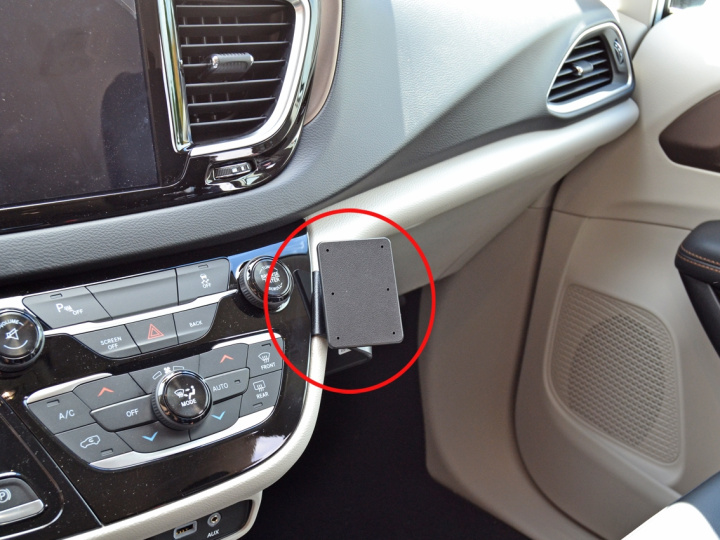 Brodit ProClip, Chrysler Pacifica 16-24 i gruppen Modellanpassat / Chrysler / Voyager hos CD Bilradio (240855234)