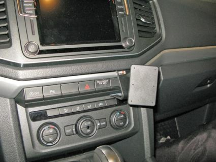 Brodit 855259 - Angled mount VW Amarok 17-18 i gruppen Modellanpassat / Volkswagen / Amarok / 2017-> hos CD Bilradio (240855259)