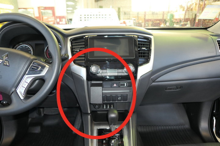 Brodit ProClip, Mitsubishi L200 20-24 i gruppen Modellanpassat / Mitsubishi / L200 hos CD Bilradio (240855523)