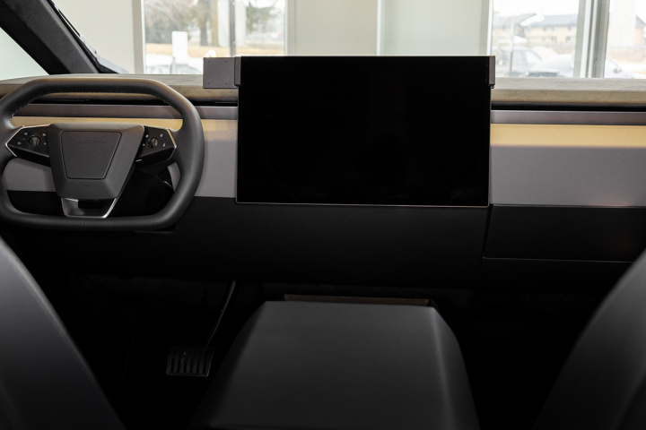 Brodit ProClip, Tesla Cybertruck 23-26 i gruppen Modellanpassat / Tesla / Cybertruck / 2022-> hos CD Bilradio (240856112)