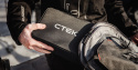 Smidig väska till CTEK:s portabla batteriladdare CS Free.