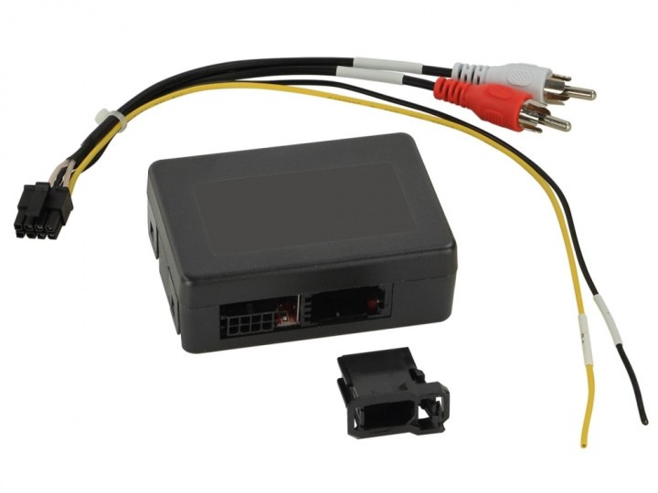 Aktiv systemadapter Mercedes MOST>RCA i gruppen Modellanpassat / Mercedes / S-Klass / 1999-2005 (W220) hos CD Bilradio (70013119051)