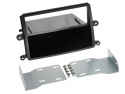 Monteringsram 2-DIN med prylfack, Mitsubishi L200 2006-2015, svart