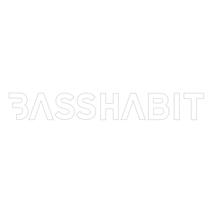 Bass Habit-klistermärke 14x2cm, vit i gruppen Tillbehör / Övrigt / Dekaler / Reklam mm, hos CD Bilradio (899LOGOCW)